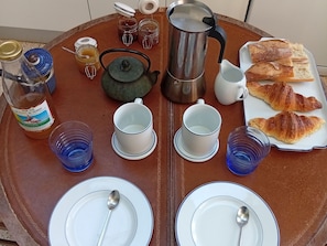 Petit déjeuner compris