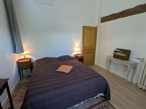 1 habitación y ropa de cama 