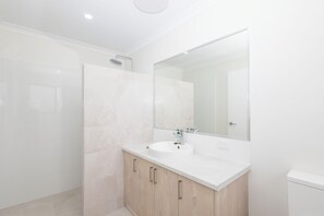 Shower, towels
