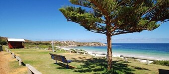 Escape to Green Head