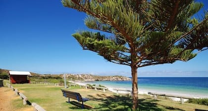 Escape to Green Head