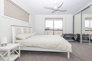 Room - Escape to Green Head (Green Head)