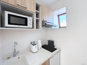 Private kitchen - Apartment in the heart of the resort - 5 guests (Merville-Franceville-Plage)