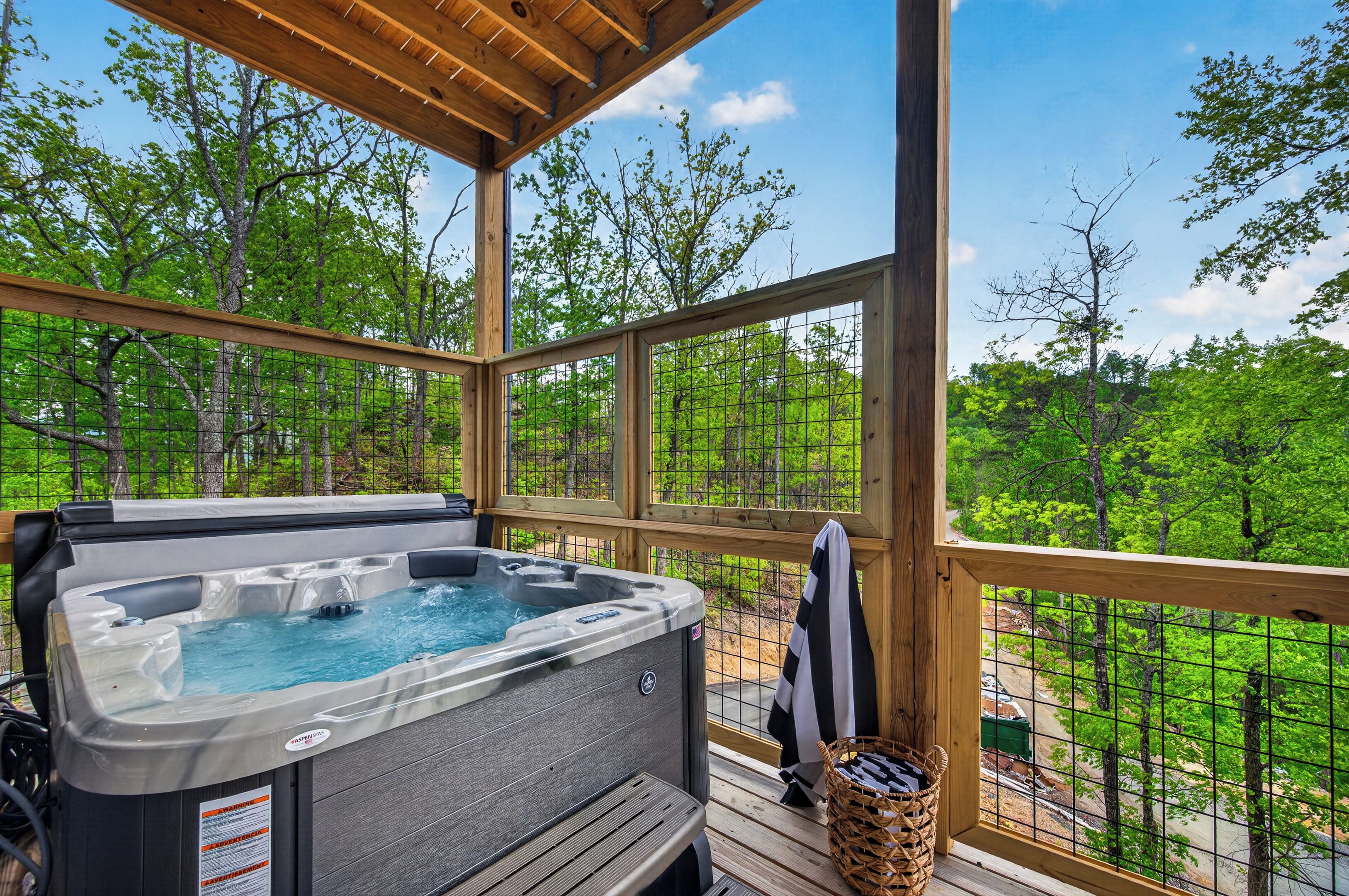 Outdoor spa tub
