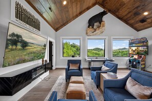 Interior - Now Open! Be the first to stay in The Grand View! (Sevierville)