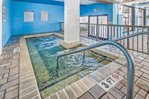 Spa - Ocean Park 1020 Oceanfront King Bed (Myrtle Beach)