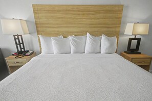 1 dormitorio, tabla de planchar con plancha, Internet y ropa de cama