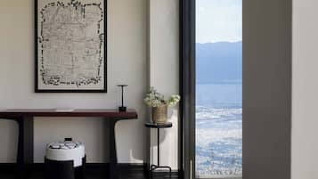 Junior Villa, Partial Lake View | Living area