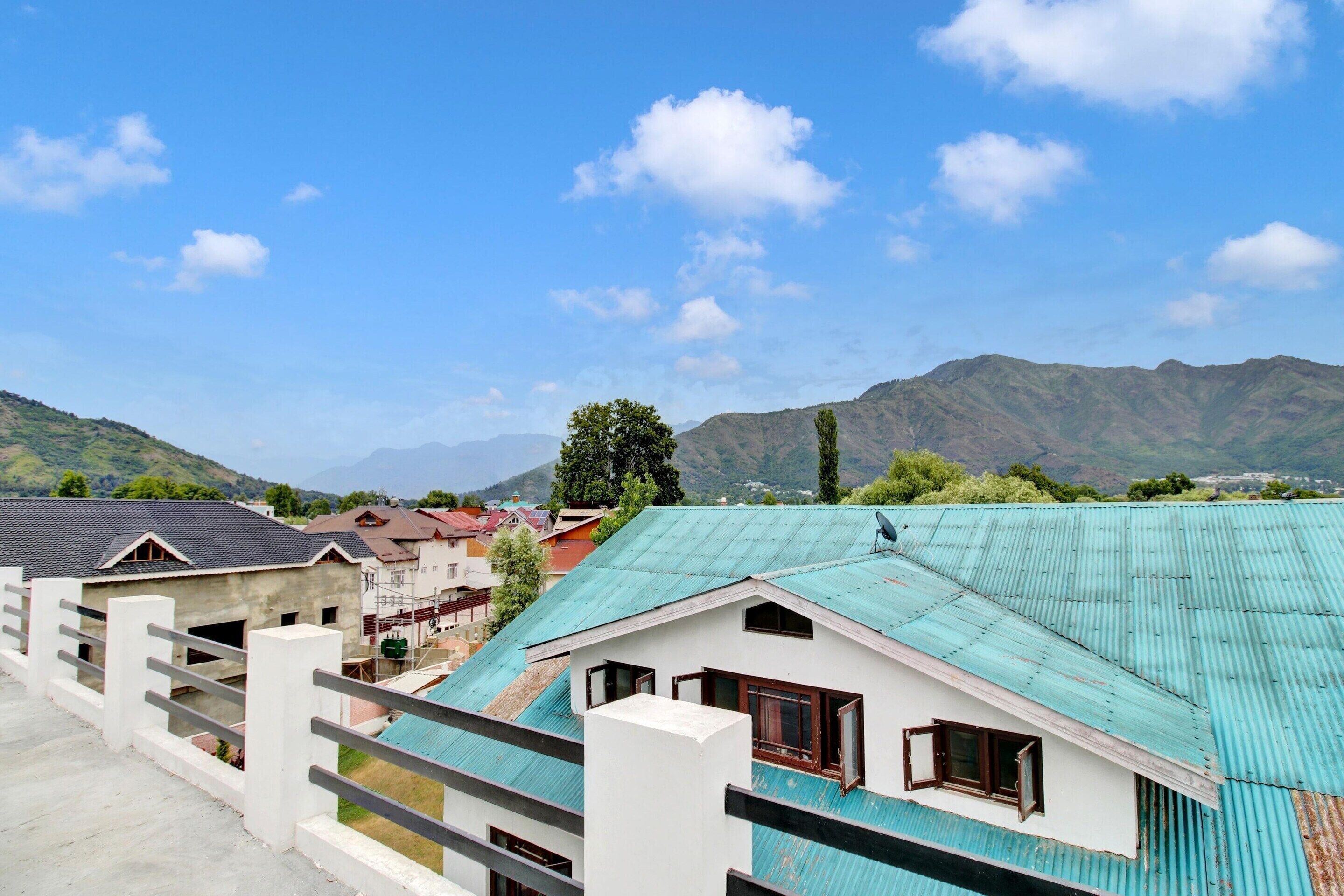 Rumah | Pemandangan dari properti