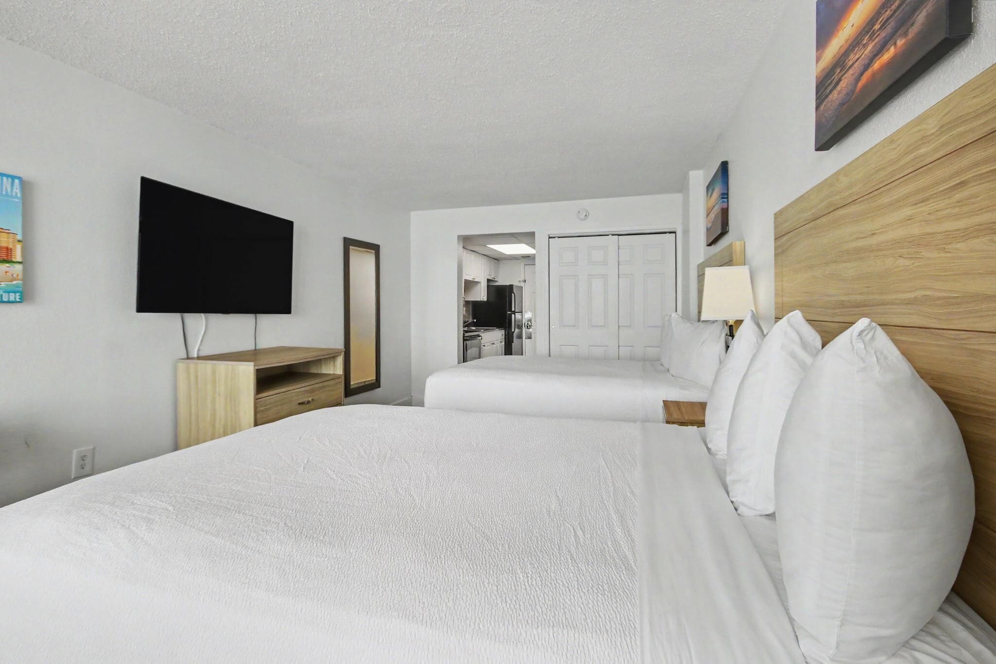 Oceanfront Two Queen Room + Beach + Dog Friendly - Myrtle Beach, SC