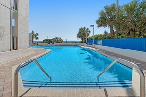 Indendørs pool