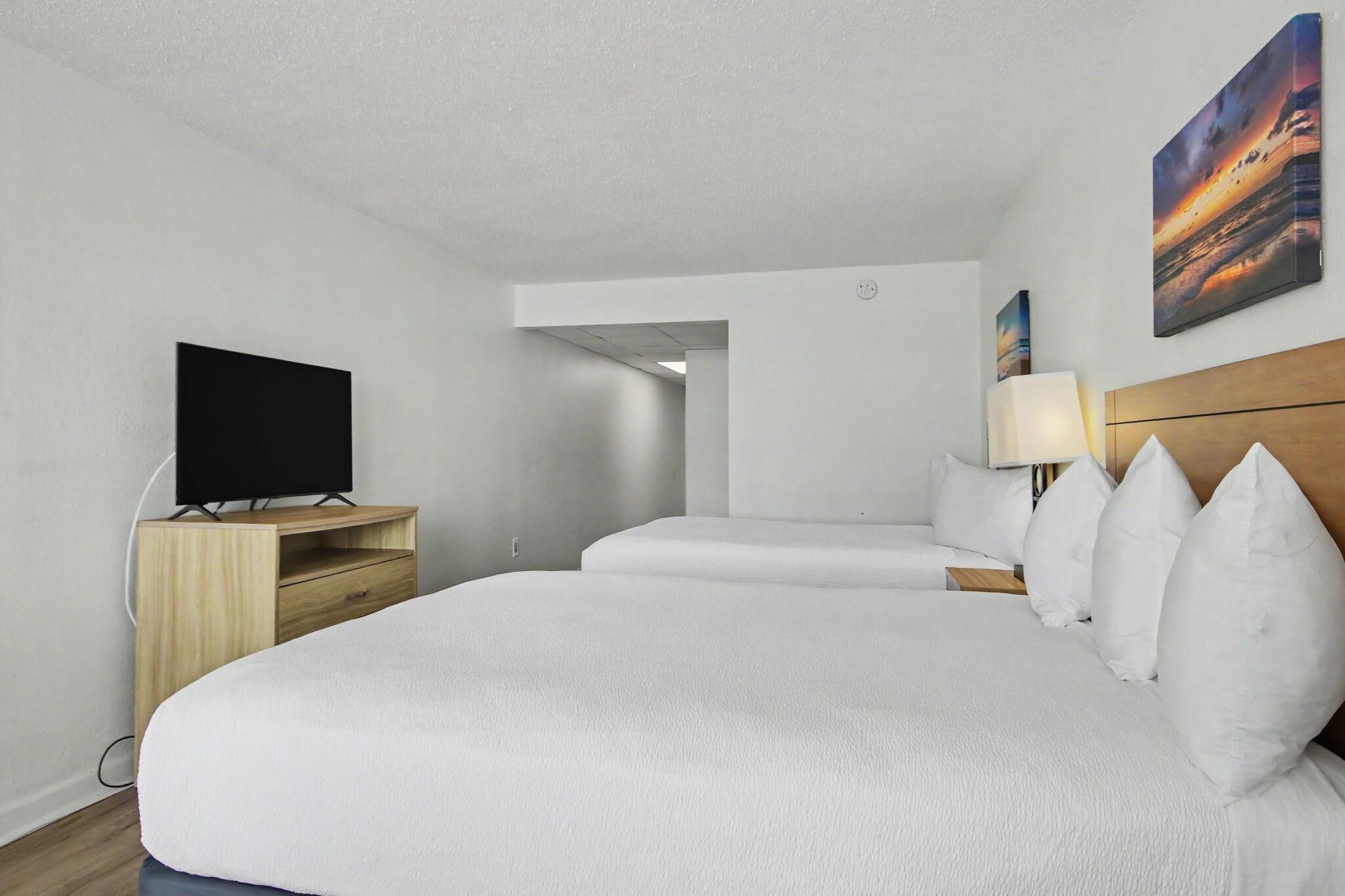 Oceanfront Two Queen Room + Beach + Dog Friendly - Myrtle Beach, SC
