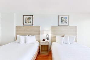 Room - Ocean Park 912 Oceanfront 2 Beds with Kitchen (Myrtle Beach)