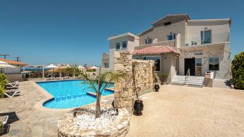 Seasonal outdoor pool, sun loungers
