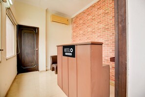 Quầy tiếp tân