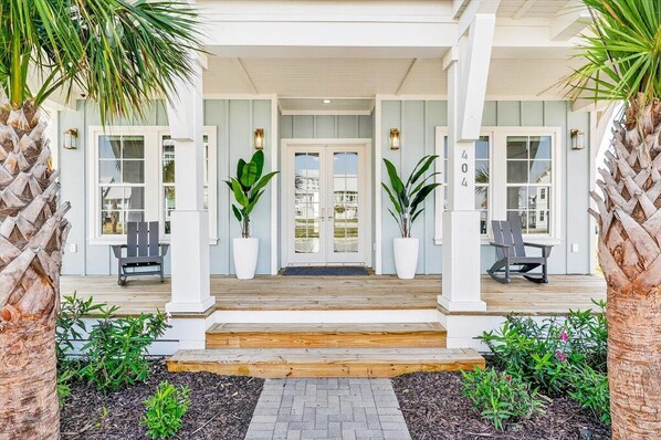 Terrace/patio - A Modern Coastal Haven Steps from the Beach @ Cinnamon Shore South (Port Aransas)