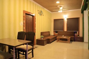 Interior - HOTEL ALANKAR (Bhopal)