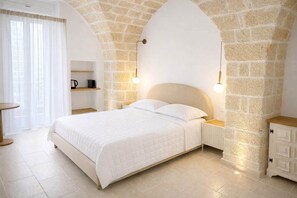 1 bedroom, WiFi - Natia Monopoli Guesthouse: Room 2nd Floor (Monopoli)