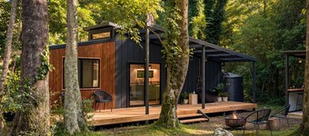 Wave and Willow Tiny Home - 5 mins to beaches and local village of Berry