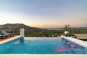 Pool - Villa Mirador | Ocean View & Golf Cart Accessible (Playas del Coco)