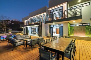 Outdoor dining - Villa Mirador | Ocean View & Golf Cart Accessible (Playas del Coco)