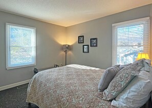 5 bedrooms, free WiFi, bed sheets