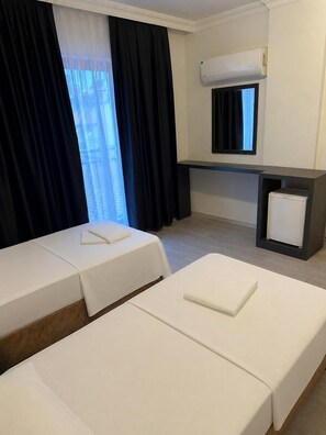 Standard Room, 1 Bedroom, Mountain View | In-room safe, desk, laptop workspace - LA MUER CITY HOTEL KEMER (Kemer)