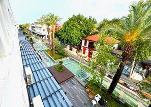 In-room safe, desk, laptop workspace - LA MUER CITY HOTEL KEMER (Kemer)
