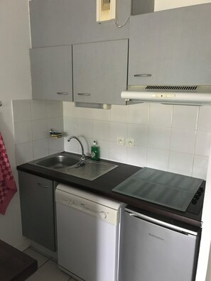 Private kitchen - Le Teich apartment near the beach (Le Teich)
