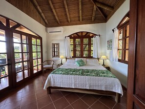 1 bedroom, free WiFi, bed sheets - Mountainside Studio with Gorgeous Ocean Views (Dominical)