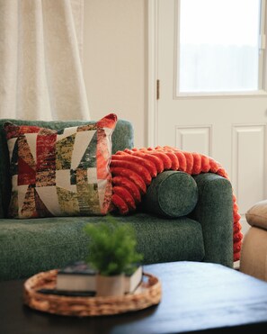 Interior - 2 Homes Sleeps 14 Near SeaWorld Family and Group Getaway. (San Antonio)