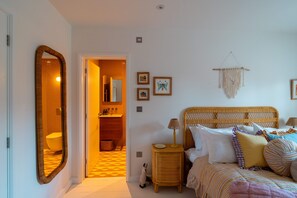 Room - Some homes are made for holidays,  Surfers Roost is made for time well spent together. (Croyde)
