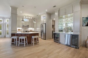 Fridge, microwave, oven, stovetop - "Tivoli Palms" New Reno! Sandestin, Golf Cart, Pool, Golf Course, Beach (Miramar Beach)