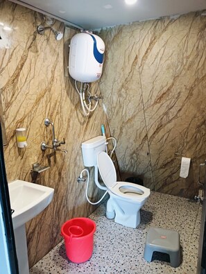 Luxury Cottage, Mountain View | Bathroom - Nirvana -An Offbeat experience Kanatal (Kanatal)