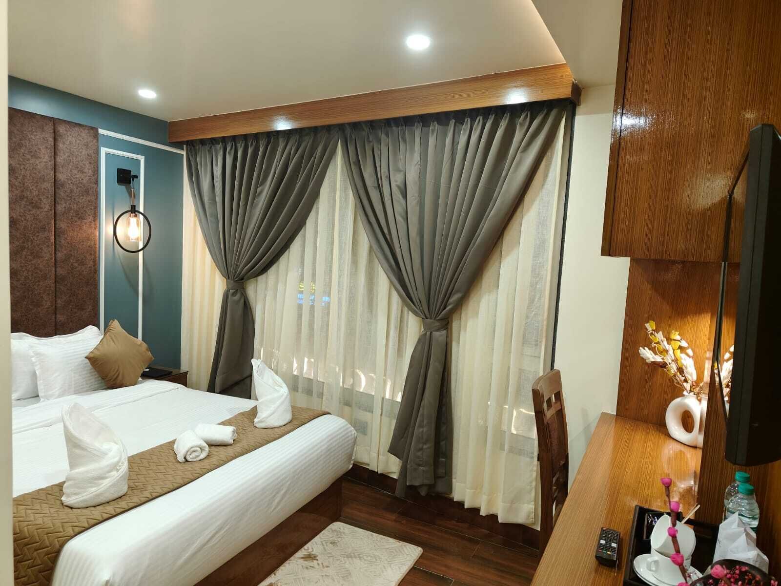 Deluxe Double Room, Valley View