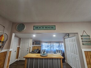 Lobby - Seafoam Cottage - Beauty in the Heart of Cedar Key (Cedar Key)