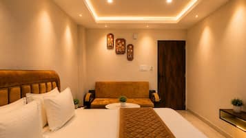 Luxury Room | Free WiFi, bed sheets