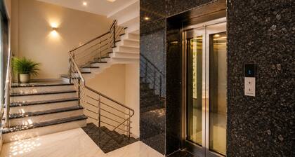 Travinities Hotel - The Royal Palace