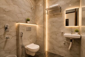 Luxury Room | Bathroom
