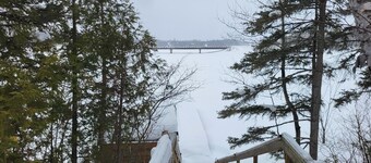 Superb cottage with view and privileged access to Preissac Lake - Pets allowed