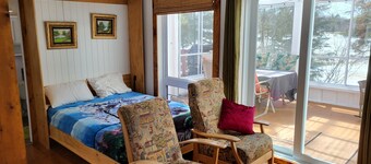 Superb cottage with view and privileged access to Preissac Lake - Pets allowed