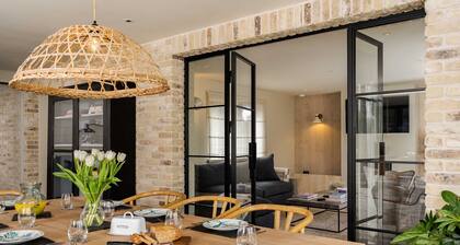 Spacious Countryside Home Yoga Studio