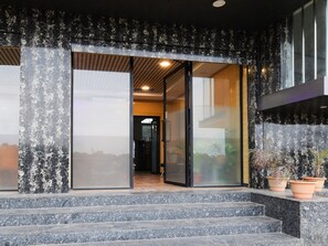 House | Reception - Deluxe Super Collection O Kollur Prime (Hyderabad)