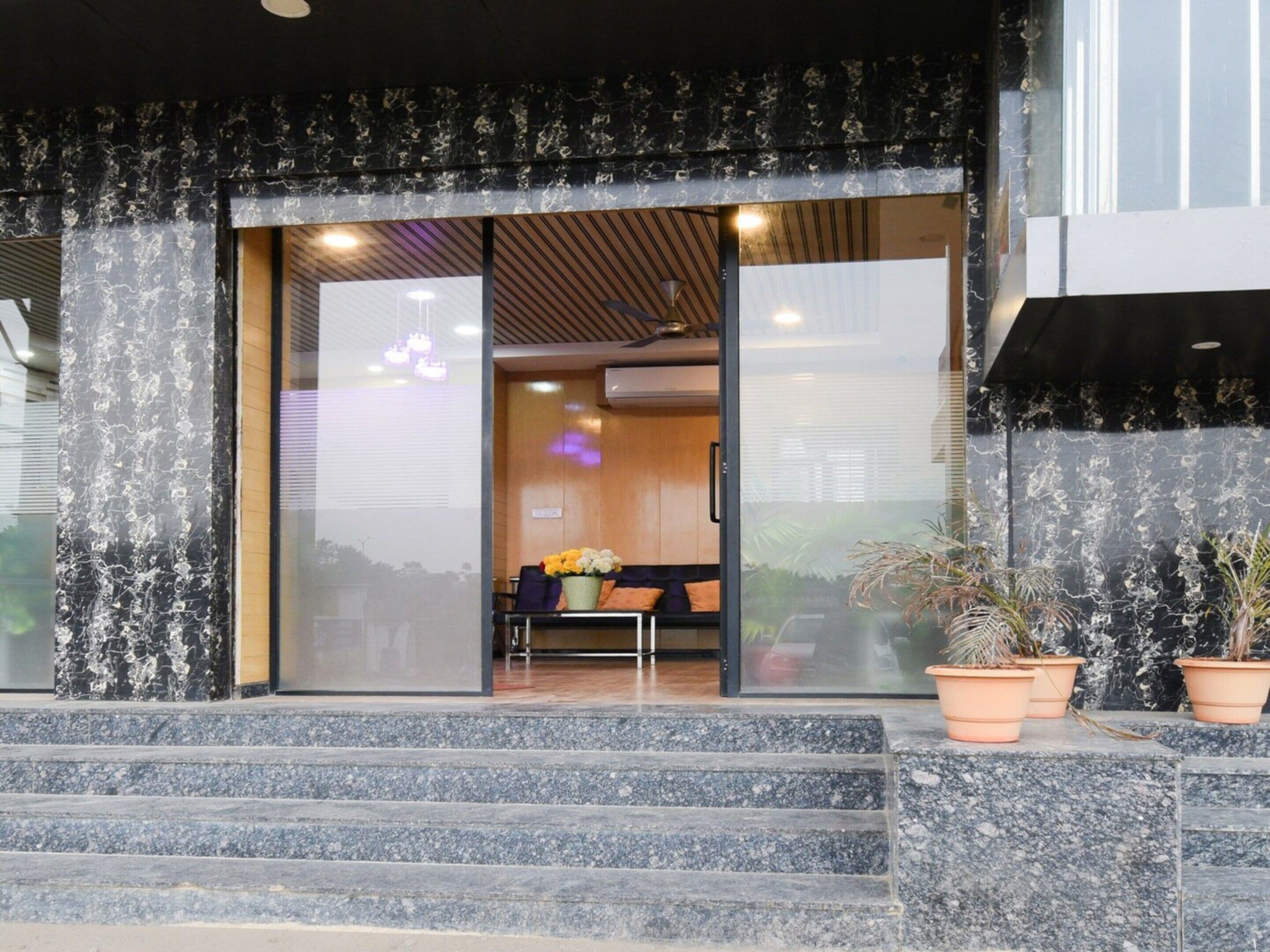 House | Reception