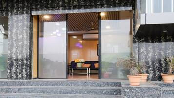 House | Reception