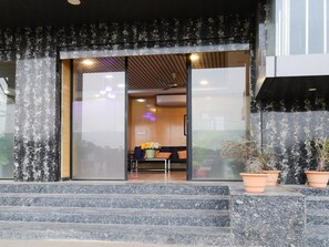 House | Reception - Deluxe Super Collection O Kollur Prime (Hyderabad)
