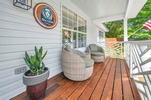 Terrace/patio - Completely Remodeled 3/2 off 393 in N Santa Rosa Beach! Community pool + Bikes (Santa Rosa Beach)