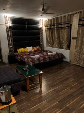 Free WiFi - Gulmarg Gateway Srinagar Tangmarg Rd (Baramula)