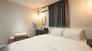 Standard Double Room, 1 King Bed, City View - Artichoke hotel (Incheon)