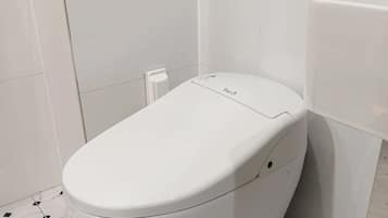 Standard Double Room, 1 King Bed, City View | Bathroom